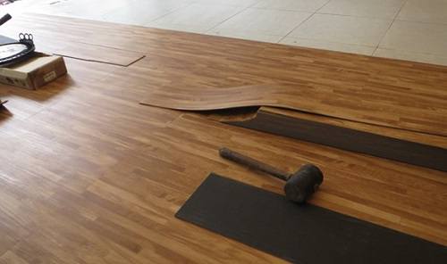 máy sản xuất sàn nhựa pvc